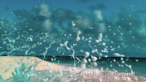 Wave breaking splash